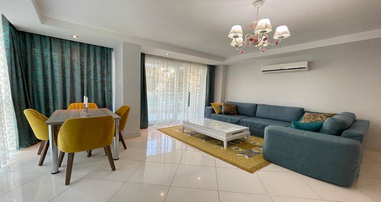 2+1 apartment in Oba with facilities